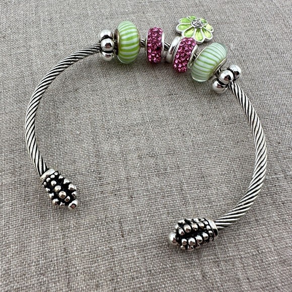 Silver Tone Cuff Bracelet Rhinestones Glass Beads Flower Charm Torque Bangle - Picture 3 of 9